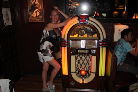 ���-����